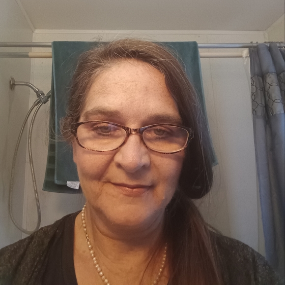 Meet your Posher, Jennifer - Picture 1 of 1